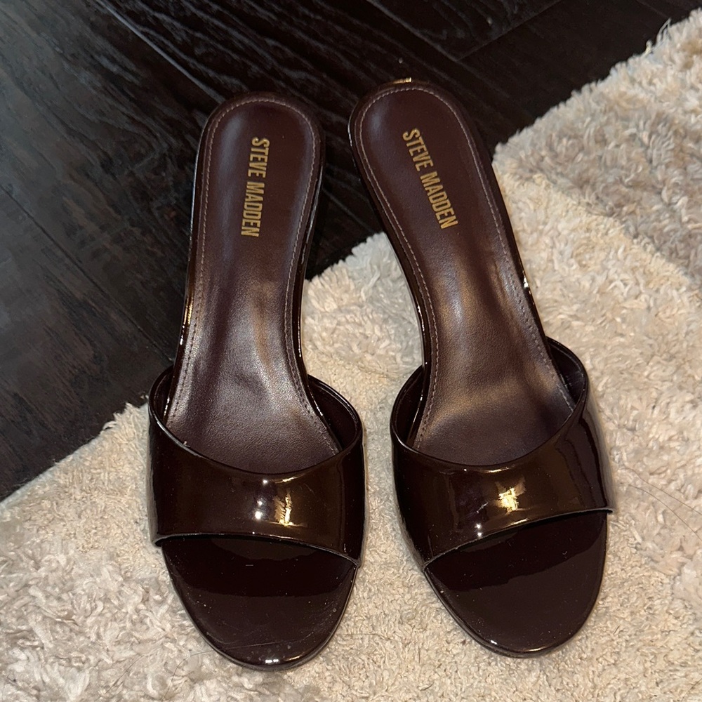 Steve Madden Brown Patent Slide Mules